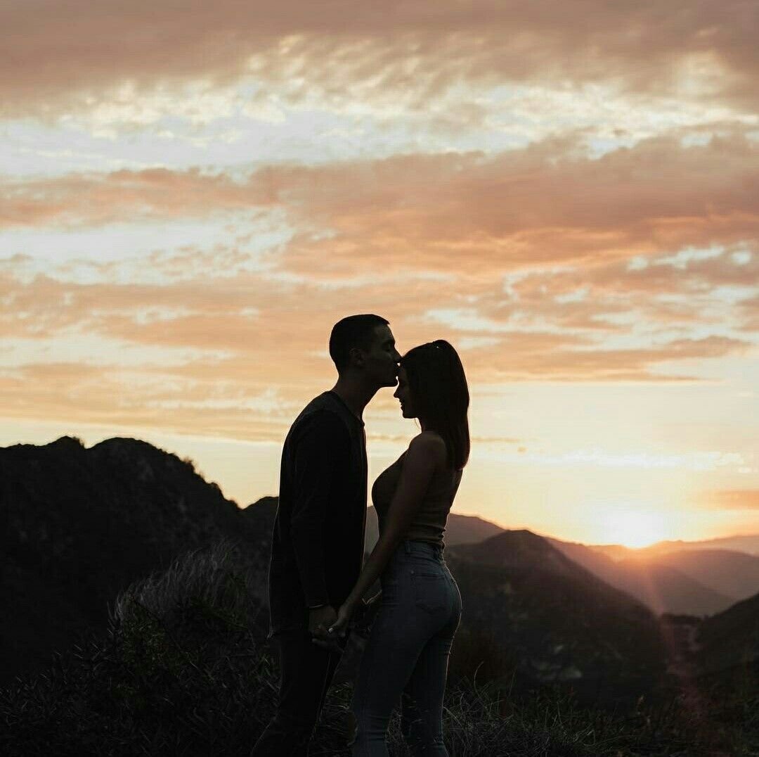 Парочка вдали