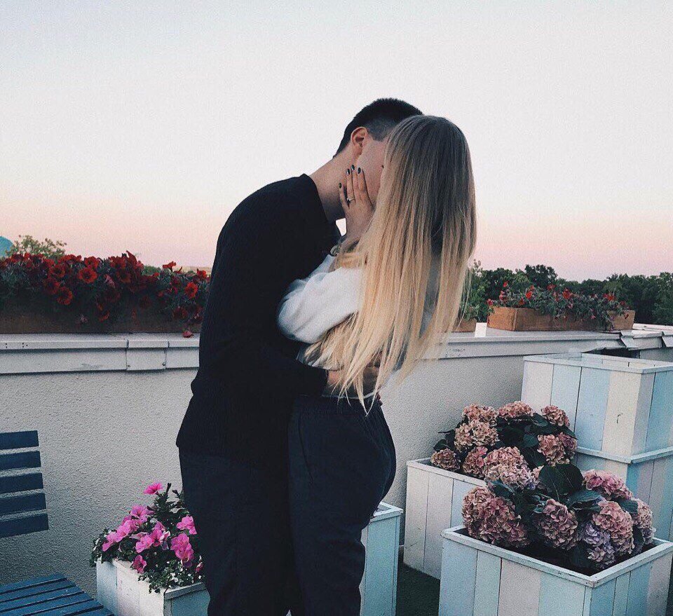 Парень с девушкойбез леца