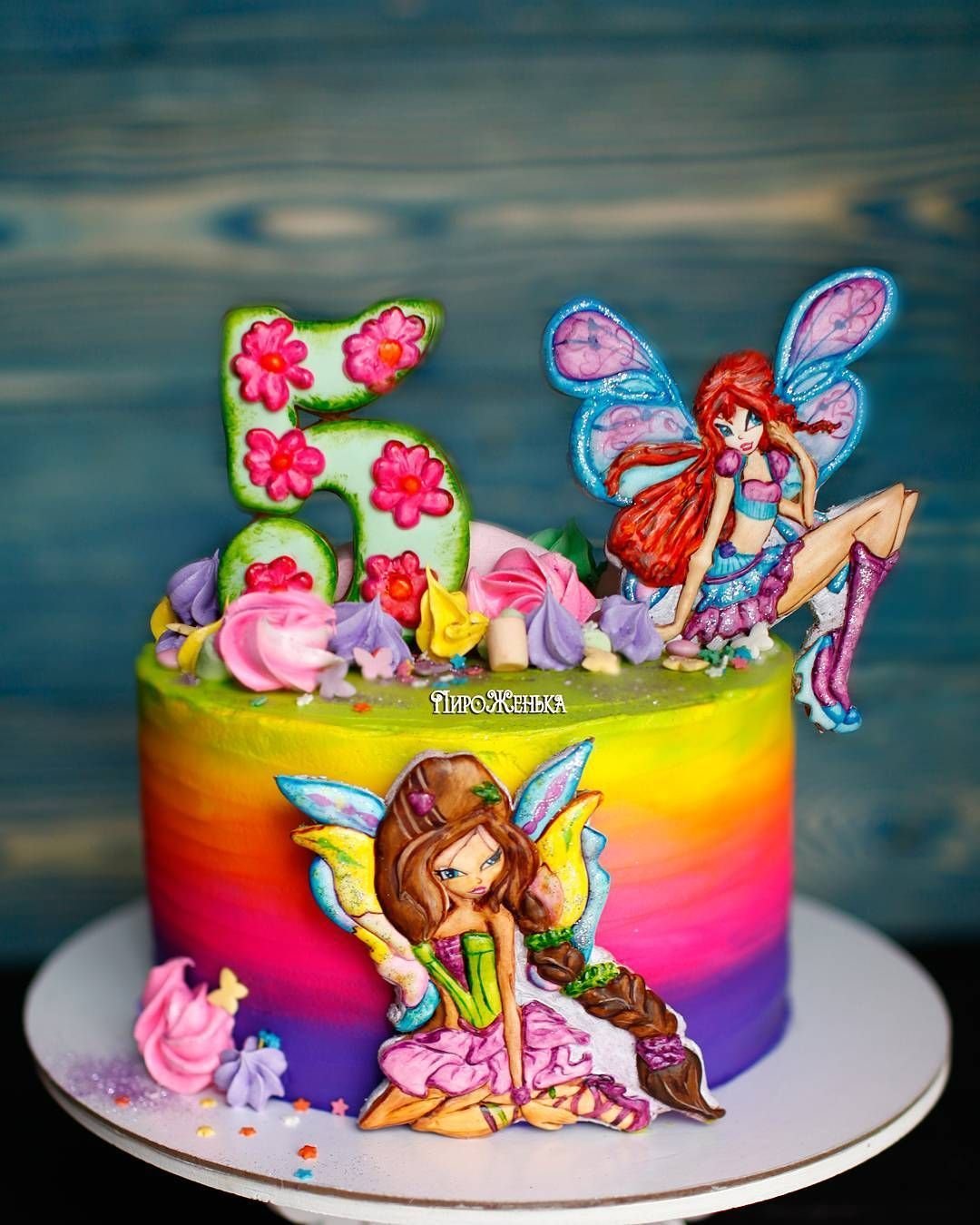 Торт с феей Винкс Блум
