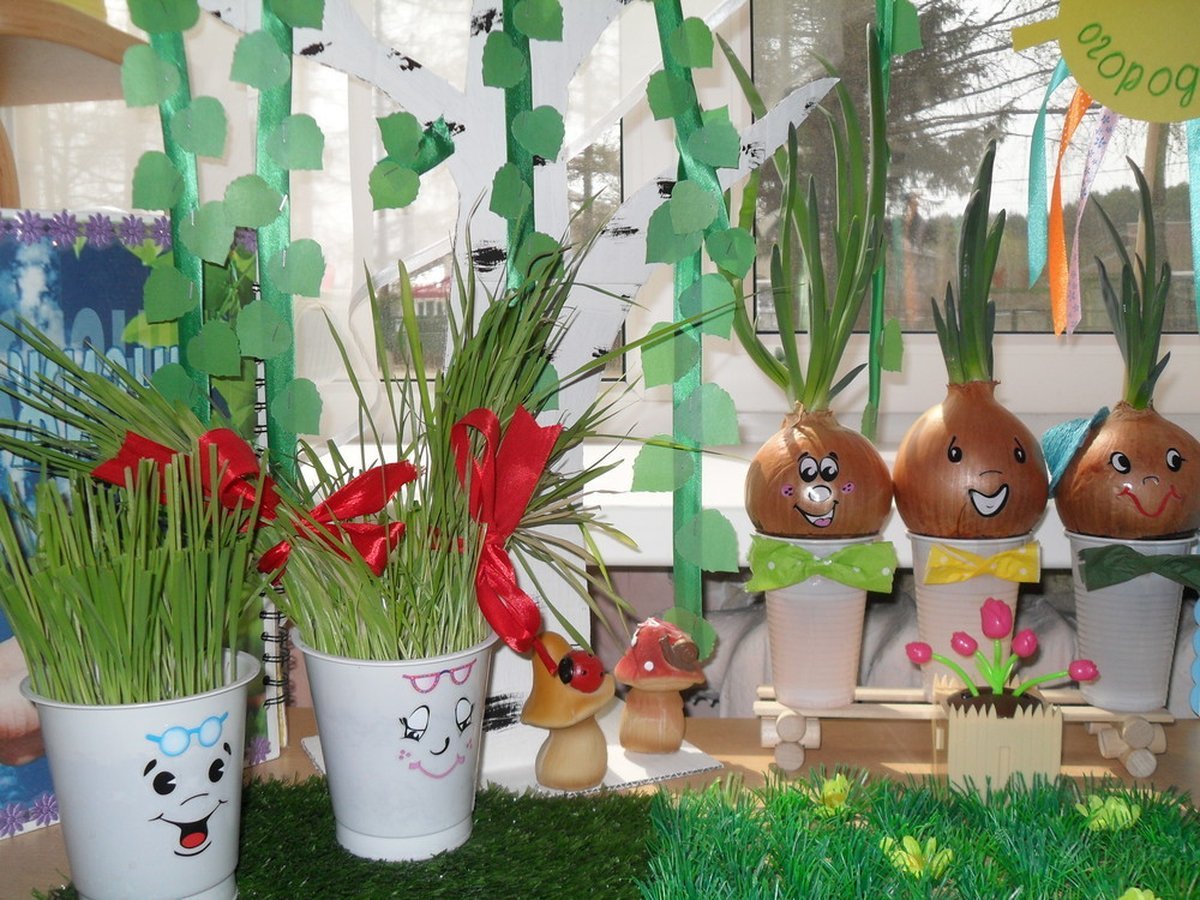 "Огород"на подоконнике в детск. Саду.