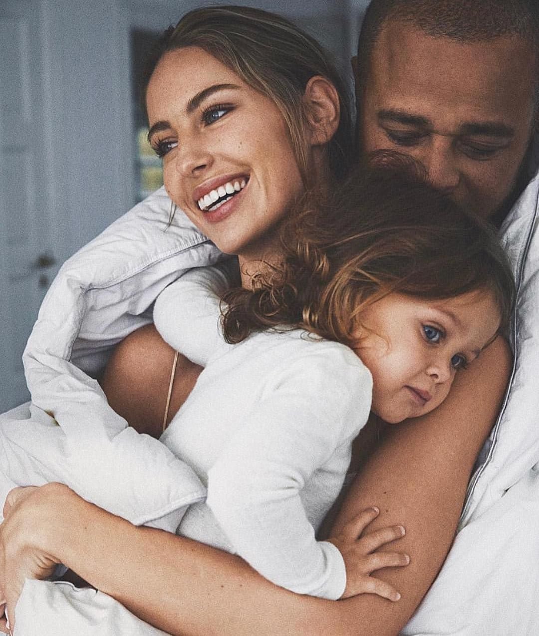 Фотосессия семьи с дочкой