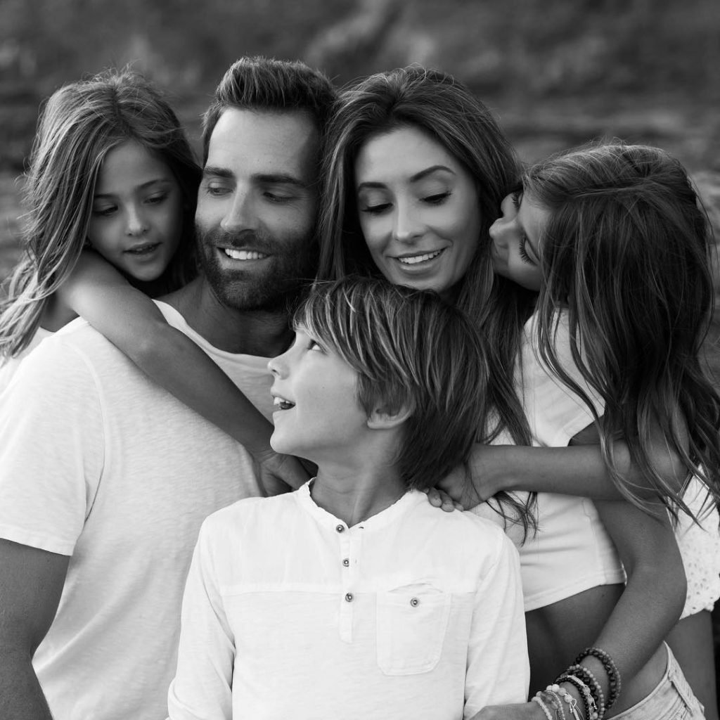 Сестры Клементс и их семья