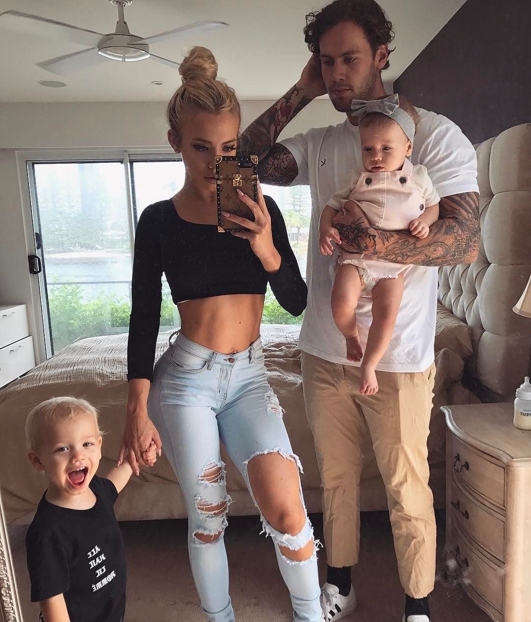 Tammy Hembrow с семьей