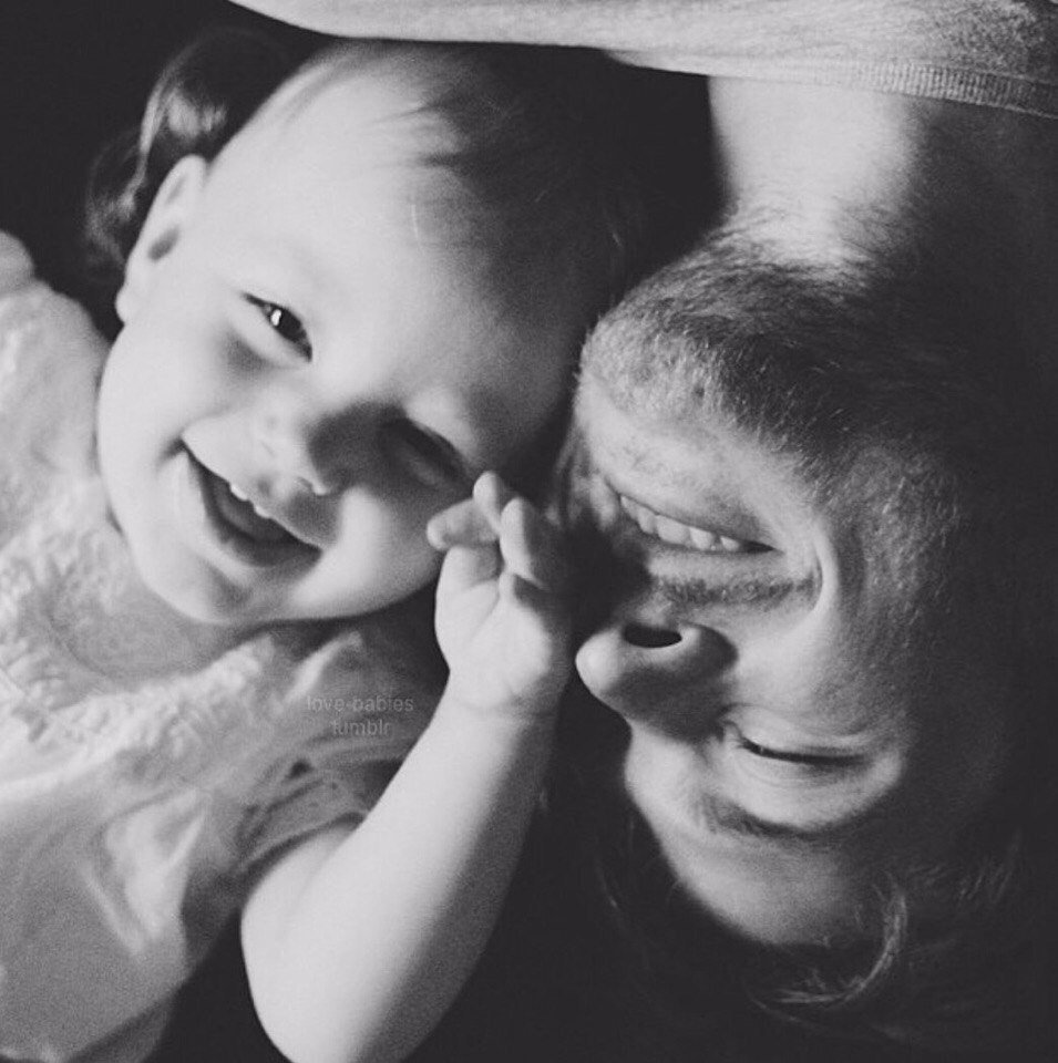 Милые дети с родителями