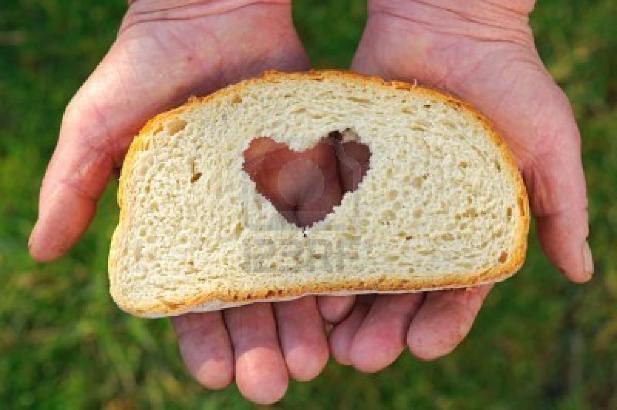 Надкусанный хлеб