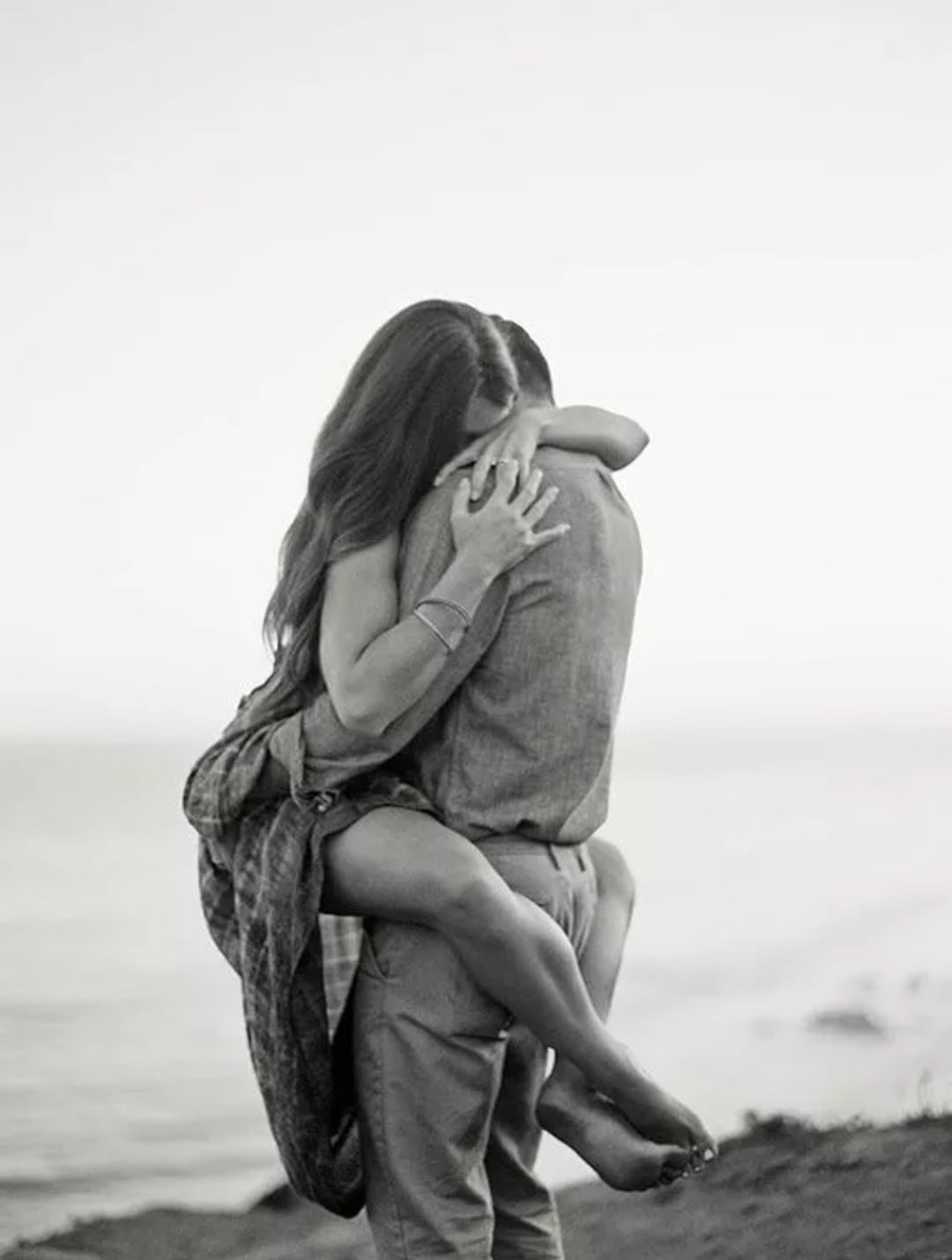 Сильные объятия