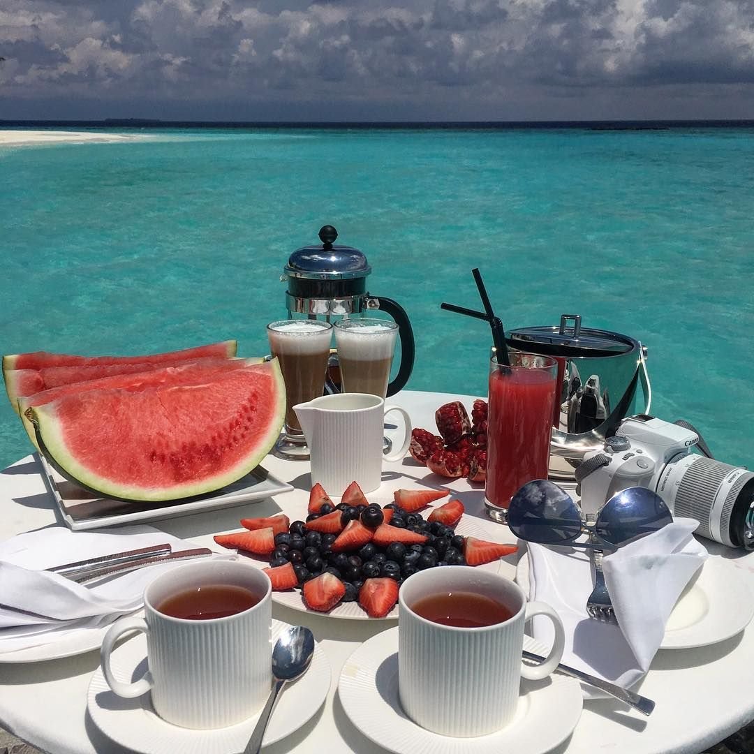 Арбуз на пляже