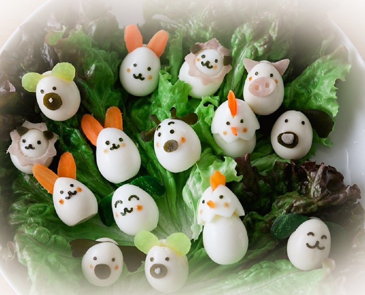 Украшение из перепелиных яиц