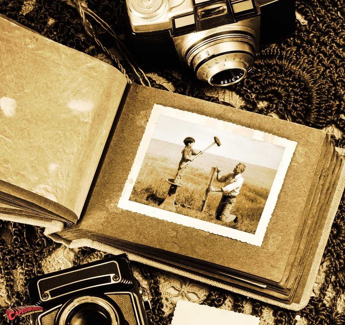 Старинный альбом для фотографий