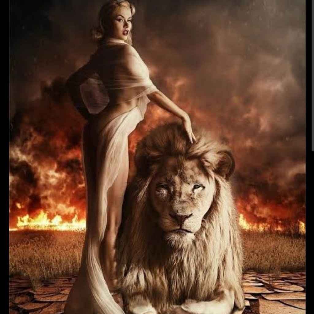 Женщина львица