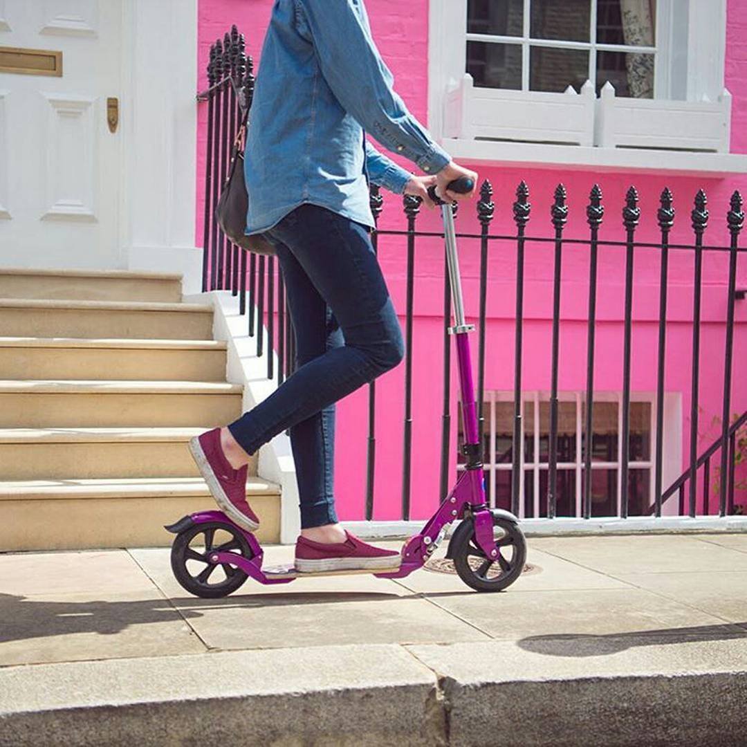 Стильный самокат