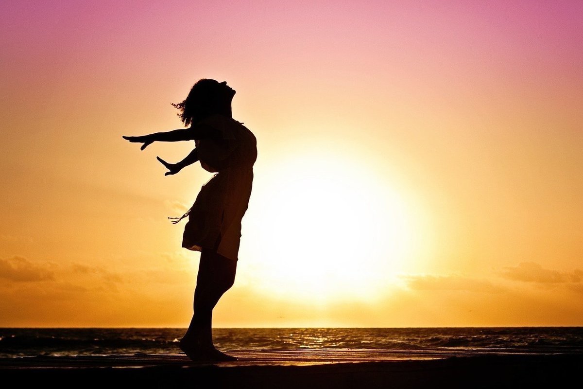 Женщина на закате