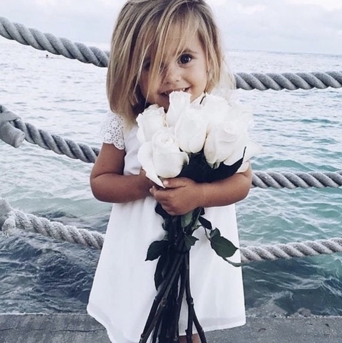 Мама с двумя детьми