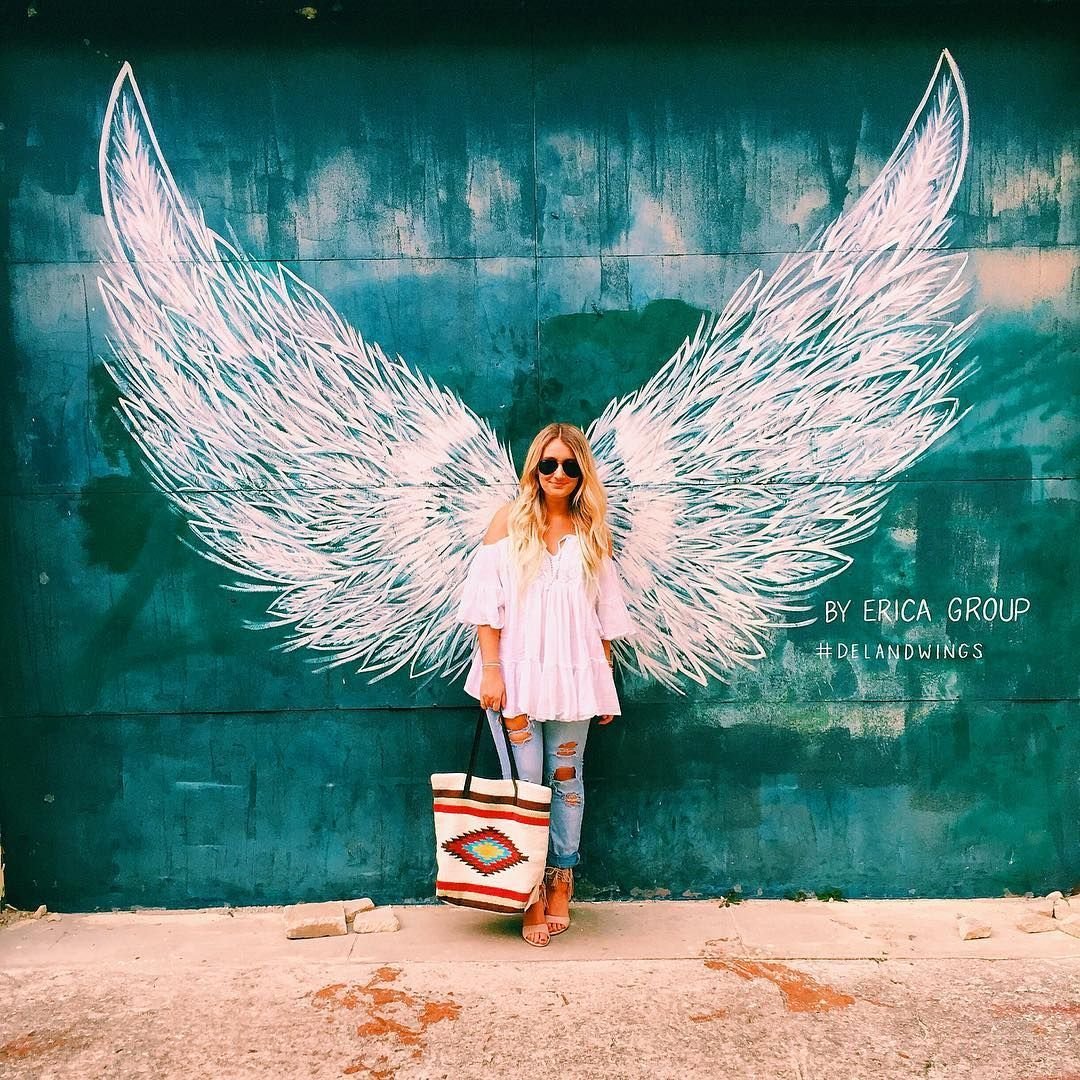 Ангелы маленькие летающие