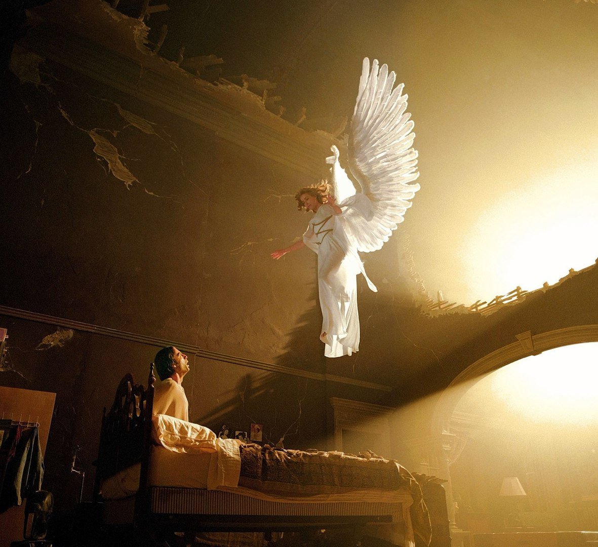 Ангел на облаке