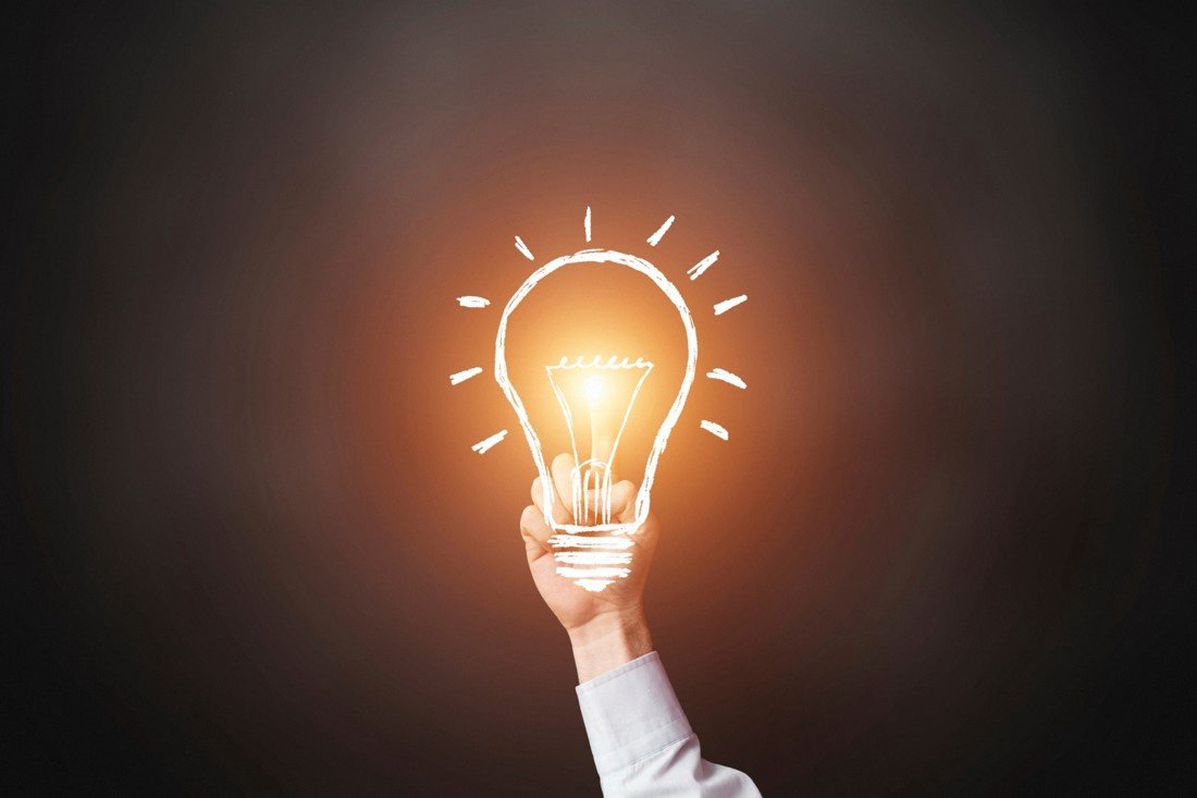 Человек с лампочкой вместо головы