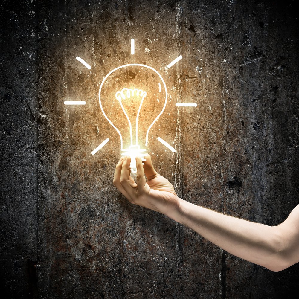 Мальчик с лампочкой