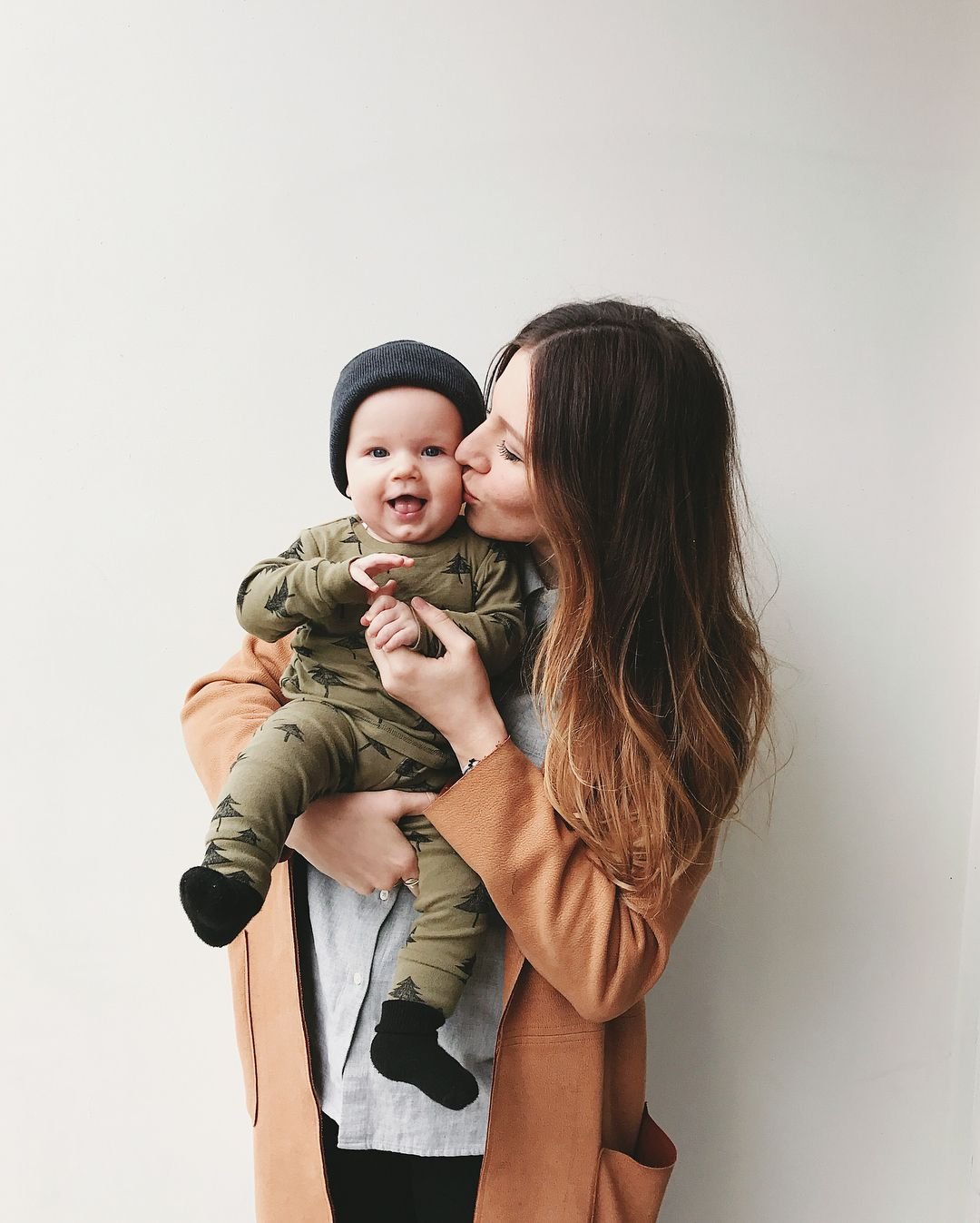 Малыш фотосессия на руках