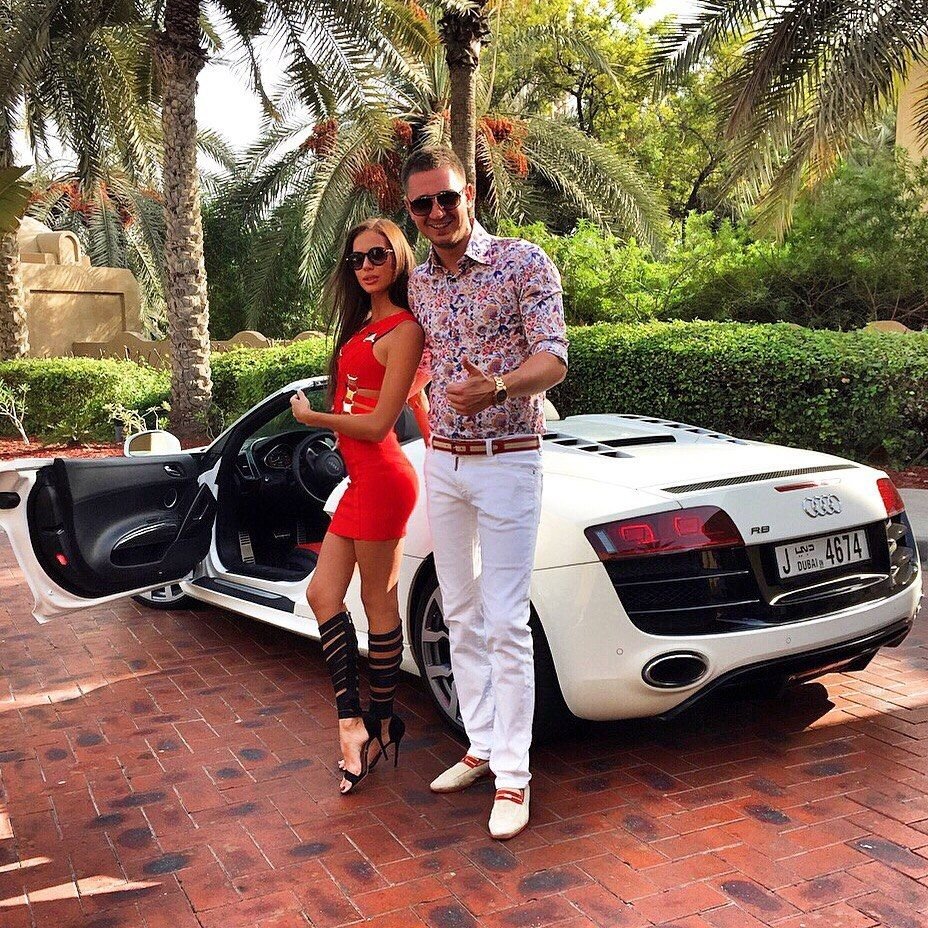 Богатые и красивые