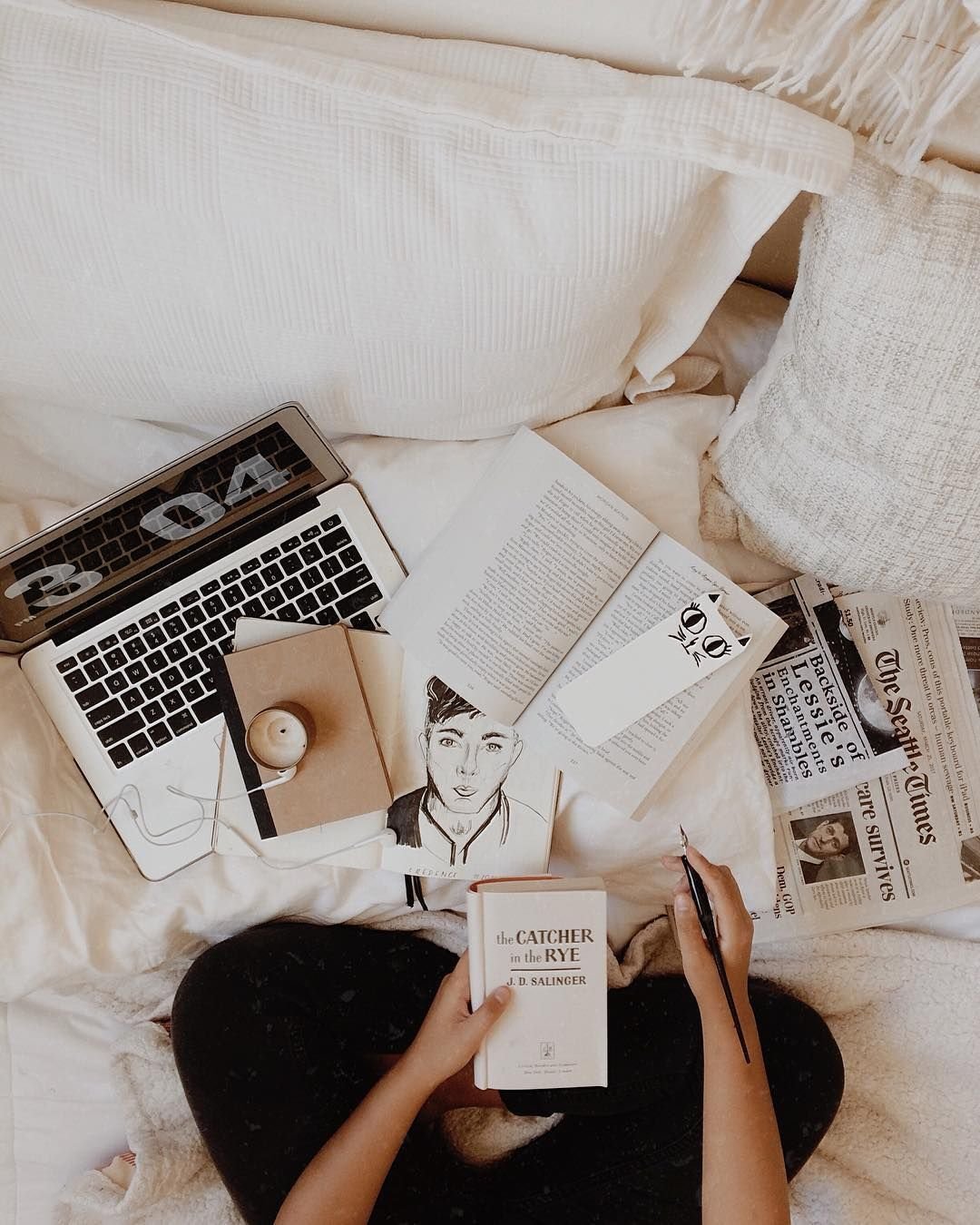 Раскладка с книгой для инстаграмма