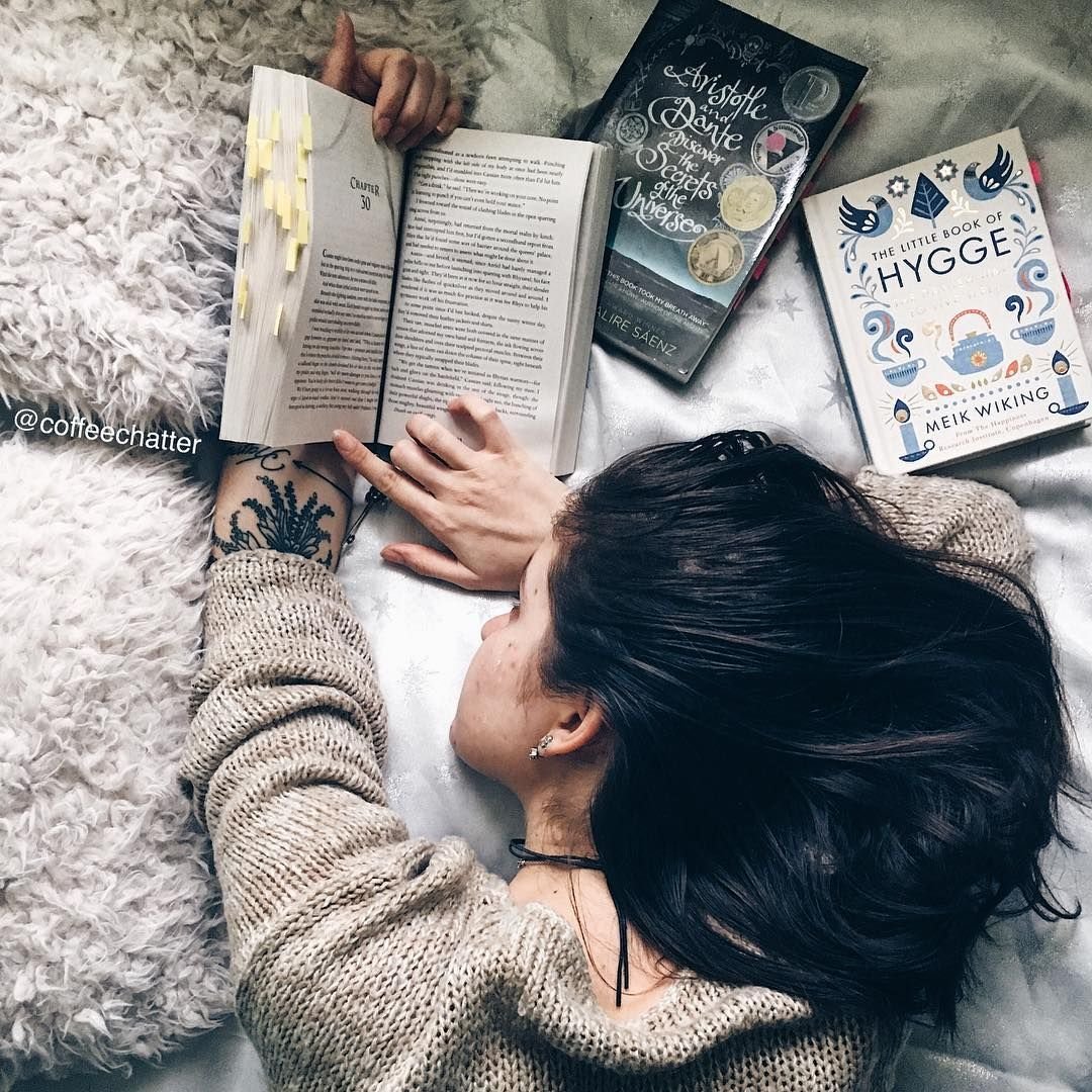 Домашняя фотосессия с книгой