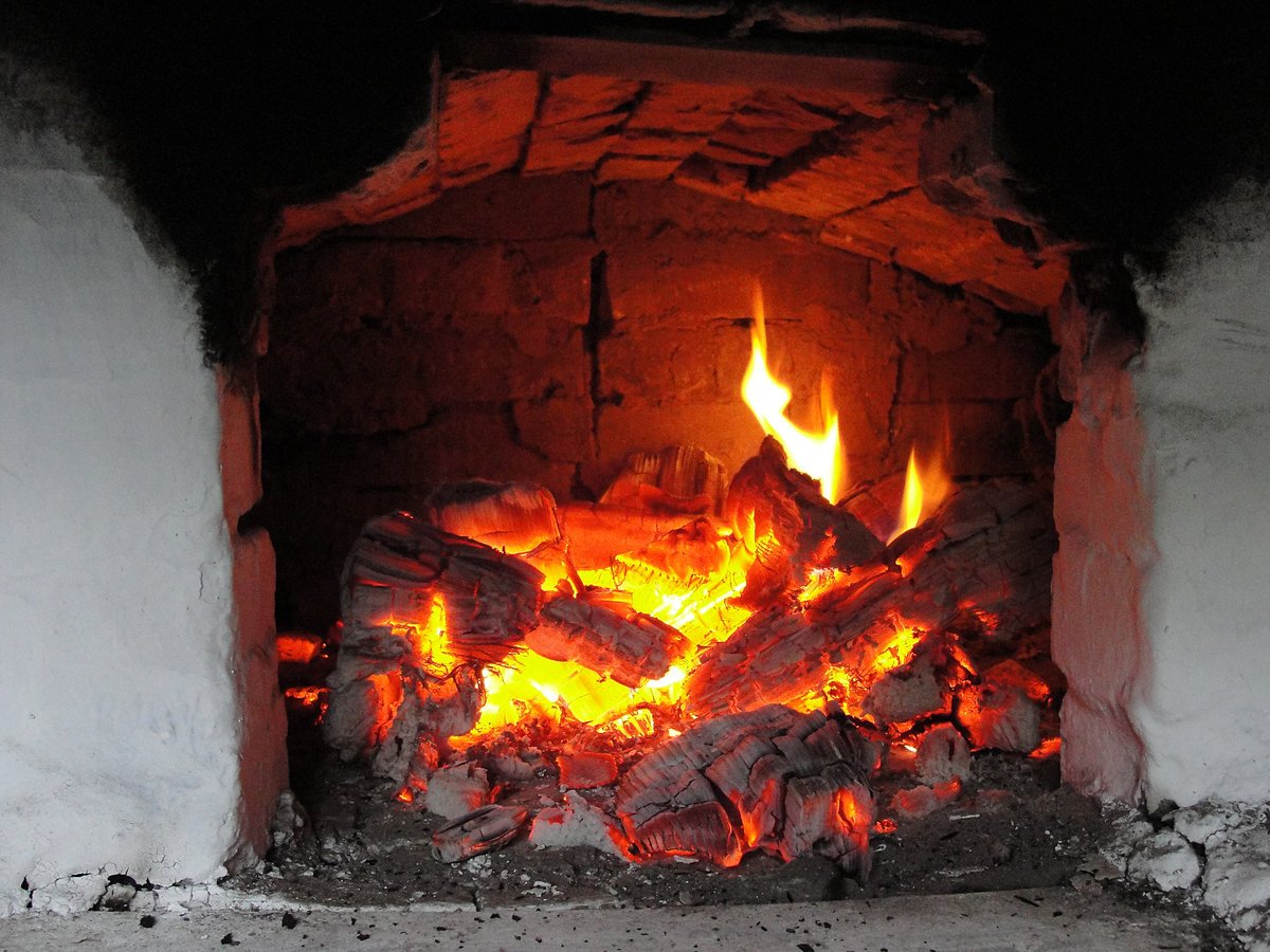 Огонь в русской печке