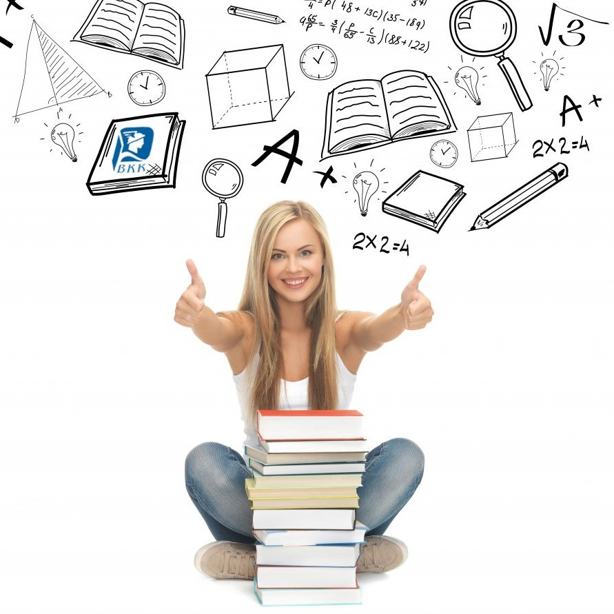 Рисунки студентов на фоне книг