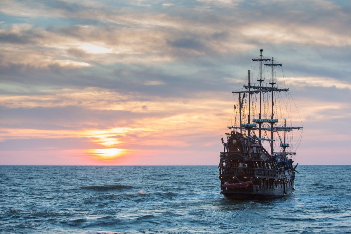 Парусные корабли на рейде