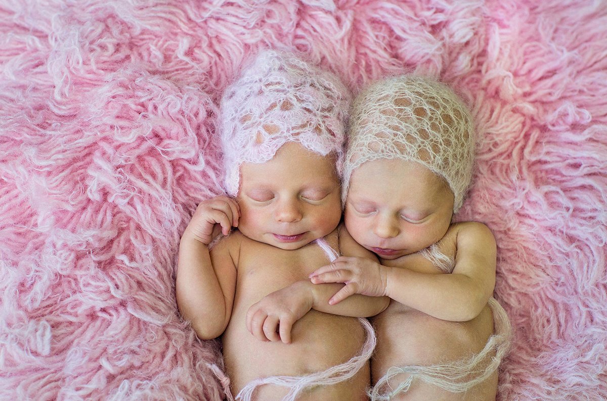 Близнецы младенцы