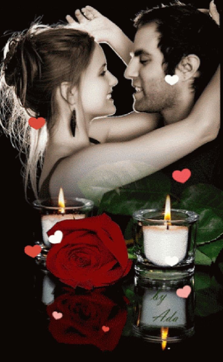 Парень с цветами вечером