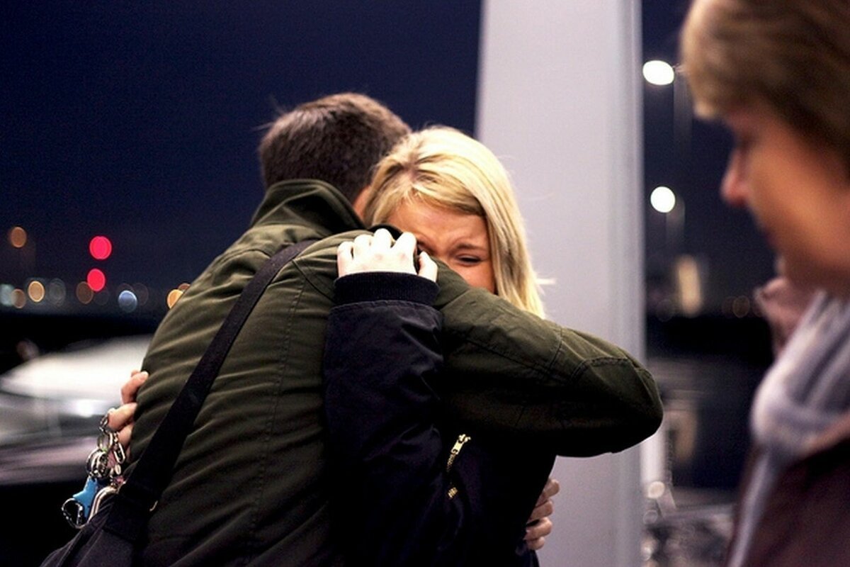 Встреча в аэропорту влюбленных