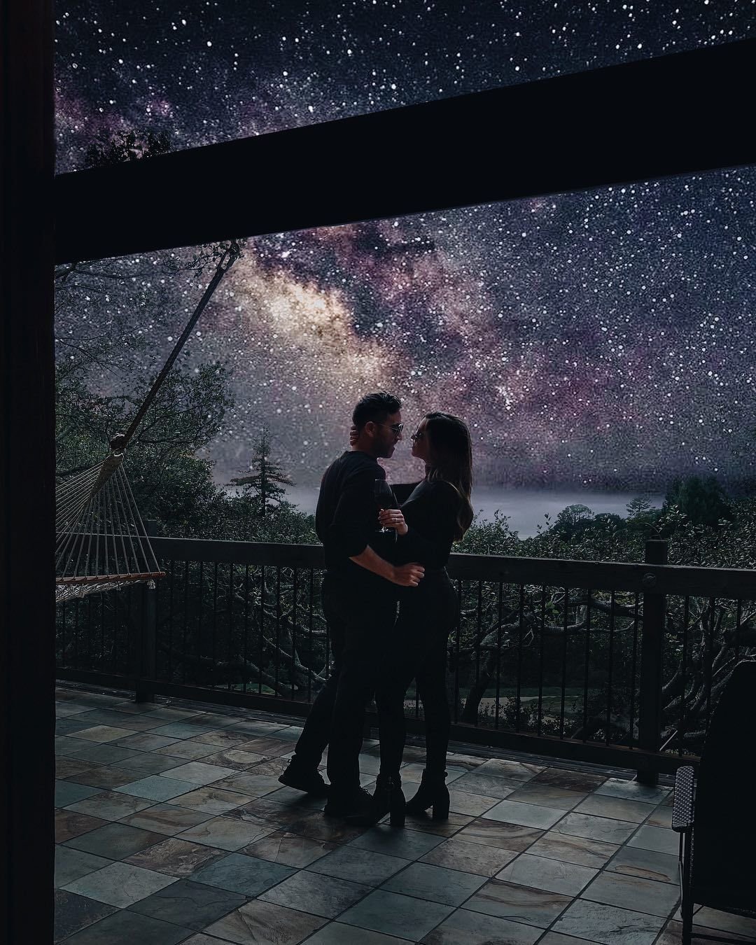 Влюбленные пары ночью