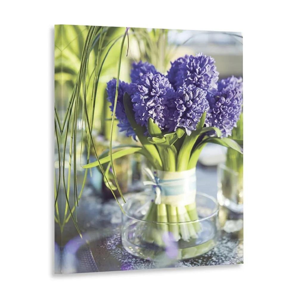 Гиацинты в вазе