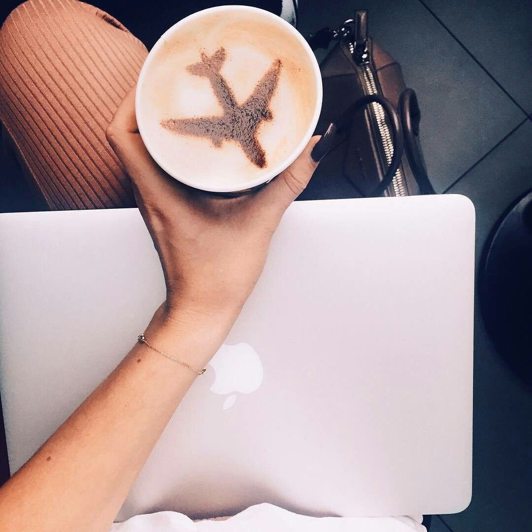 Чашечка кофе в аэропорту