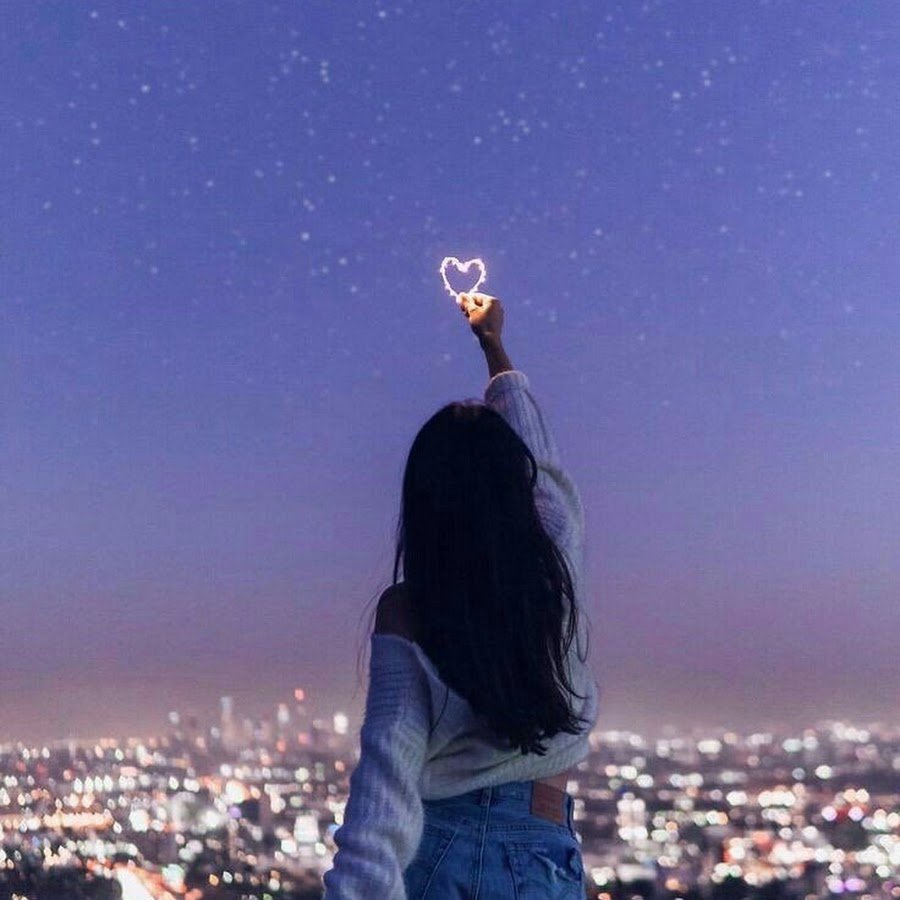 Блондинка со спины зимой