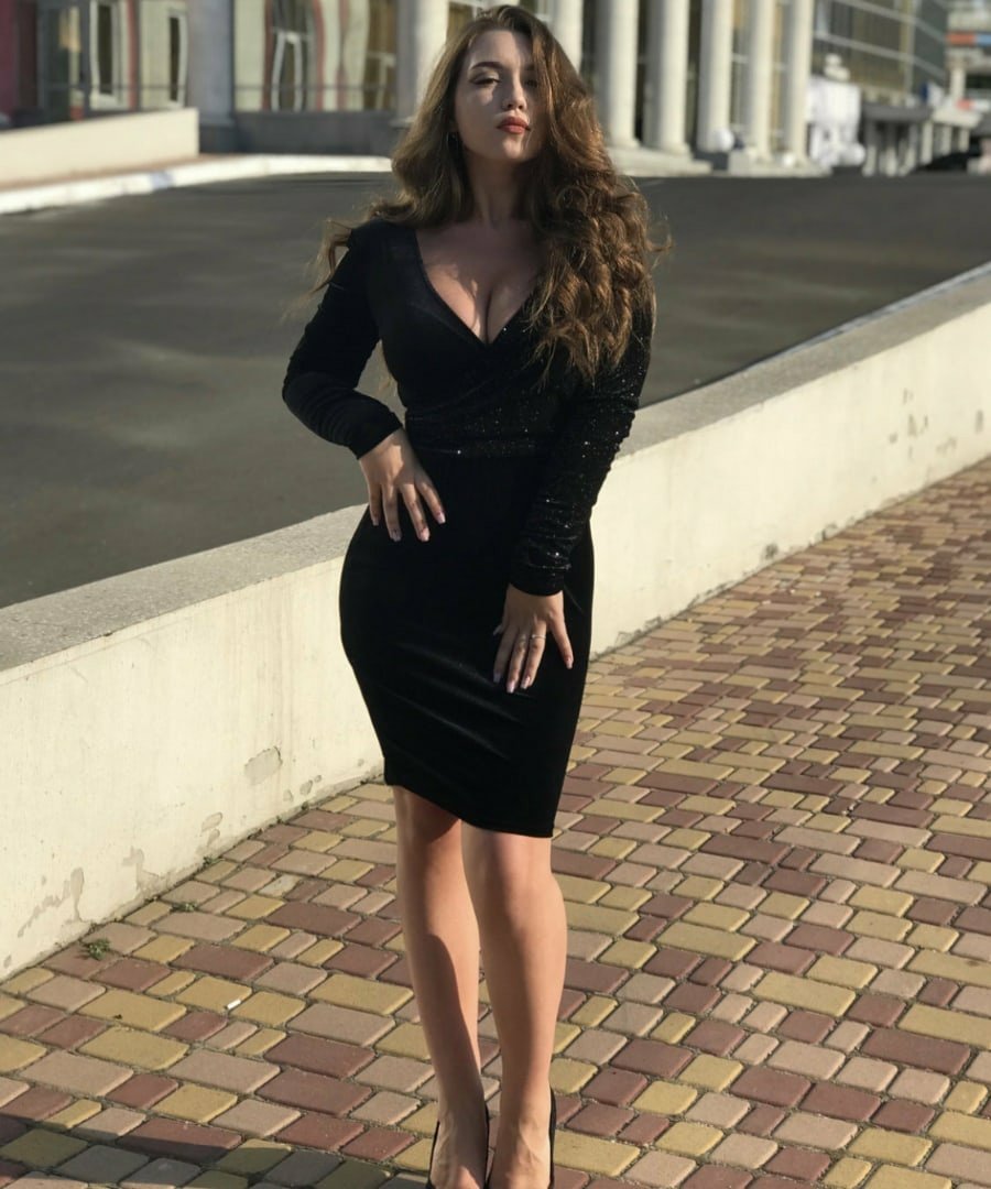 Charming Milana слив