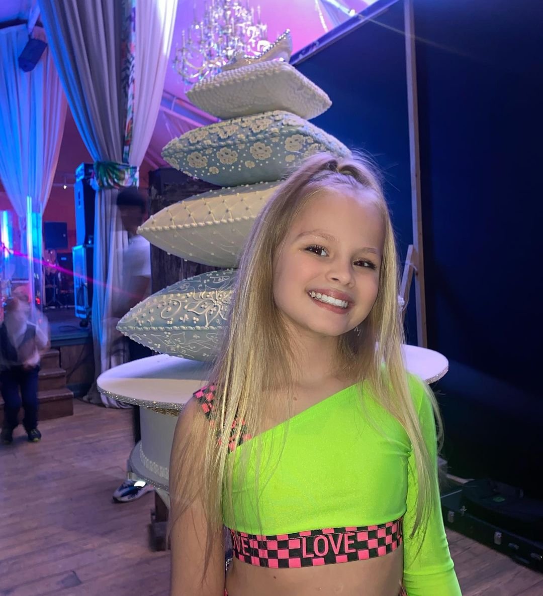 Певица Милана Хаметова