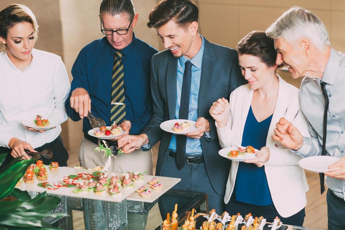 Друзья в ресторане