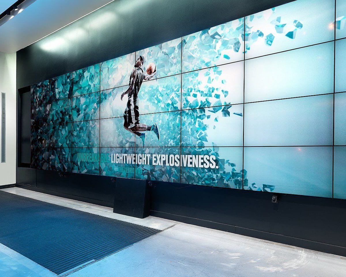 Видеостена на стене