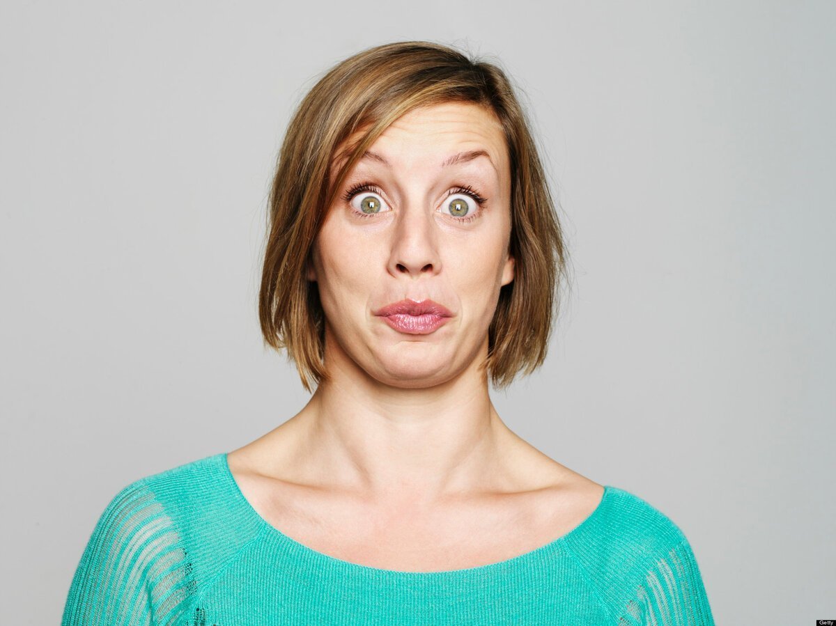 Удивленные лица людей