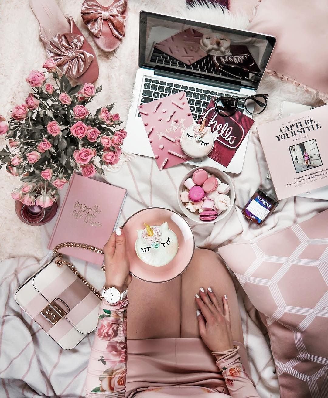 Инстаграм в розовом стиле