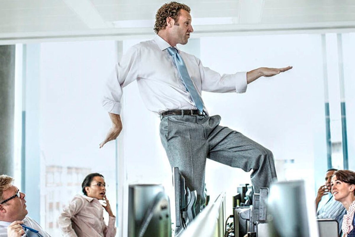 Счастливая девушка в горах