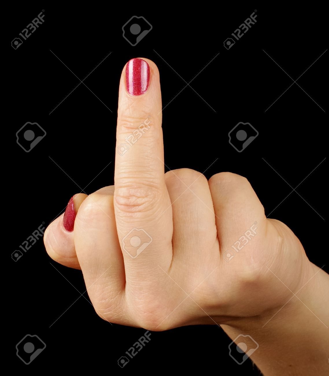 Средний палец с маникюром