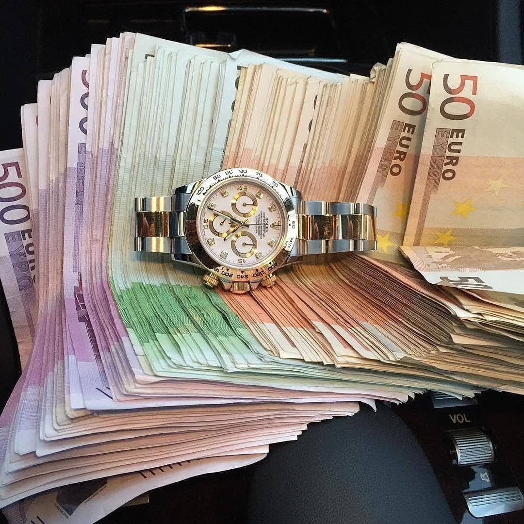 Розовые деньги Эстетика