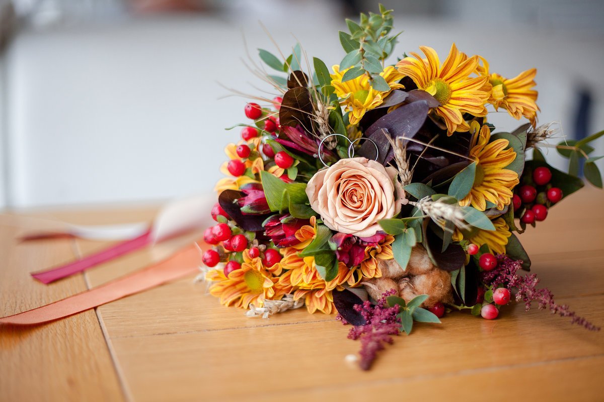 Учитель с цветами