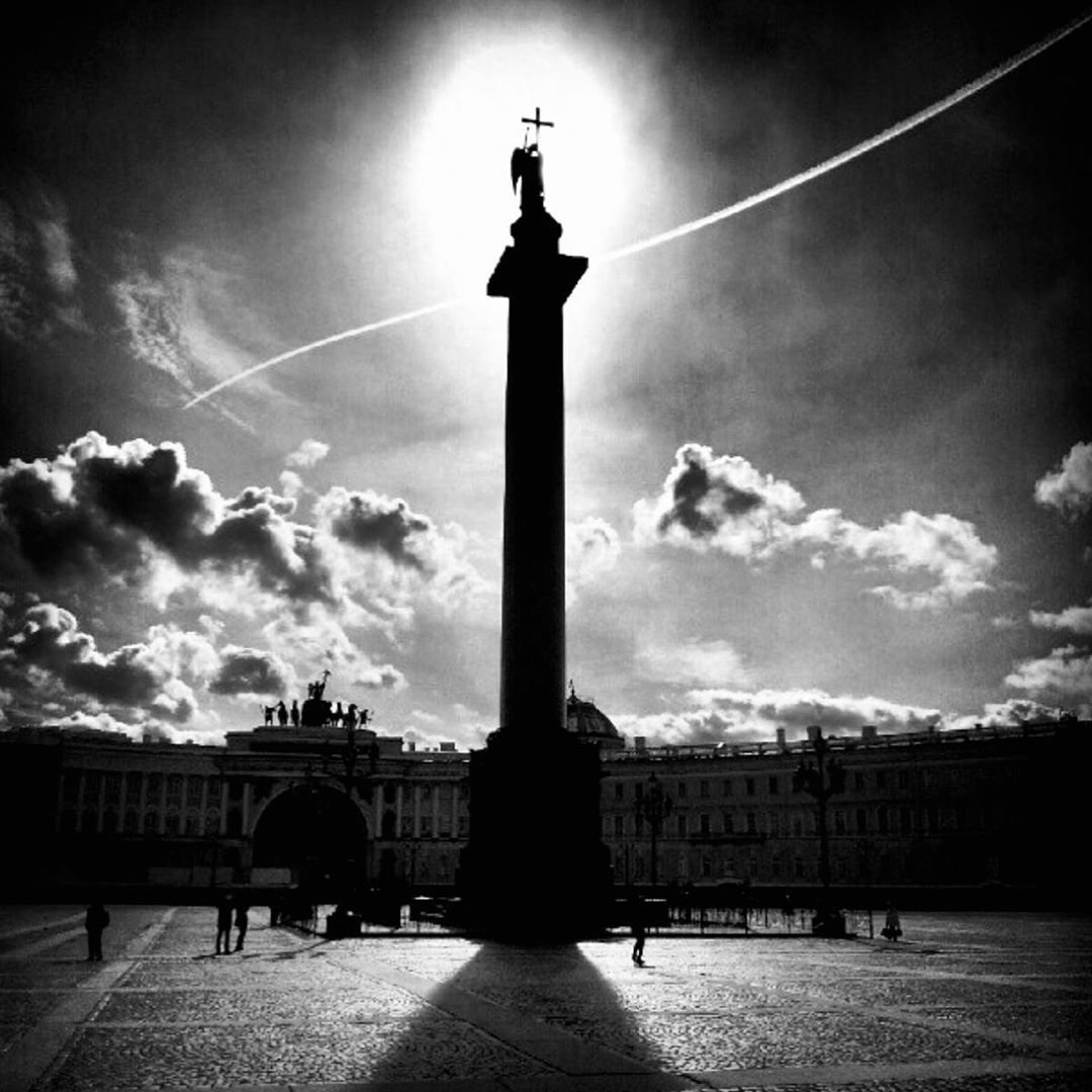 Дворцовая площадь чб