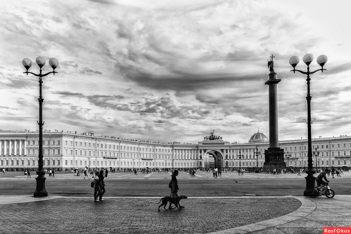 Дворцовая площадь в Санкт-Петербурге