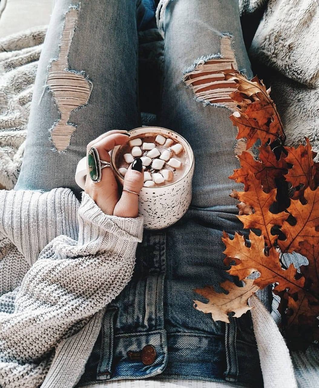 Перышко на ладони