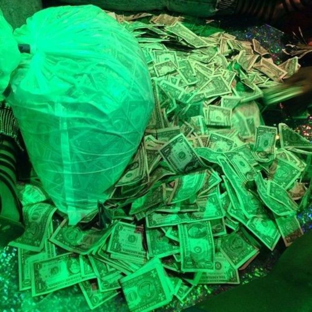 Зеленая надпись