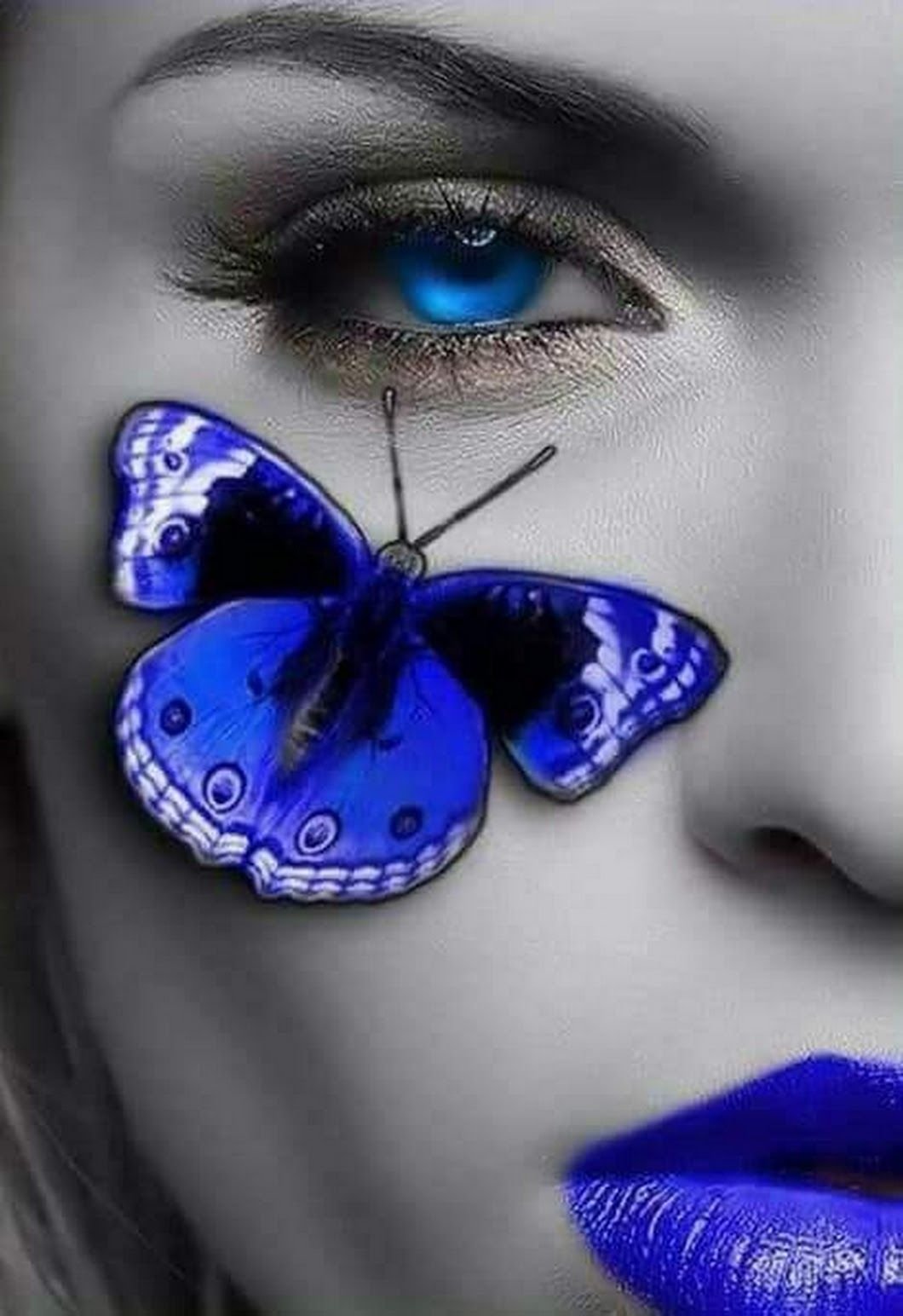 Женщина бабочка